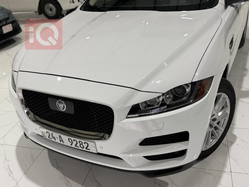جاگوار F-Pace